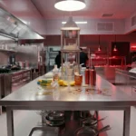 Cara Ampuh Hilangkan Noda di Meja Dapur Stainless Tanpa Goresan